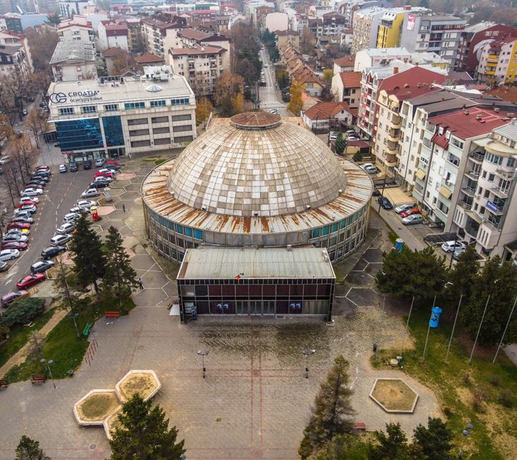 Βουκ Κόστιτς: Ο Σέρβος ηθοποιός που κατακτά τις καρδιές στο «Το Μυστικό του Φιδιού»