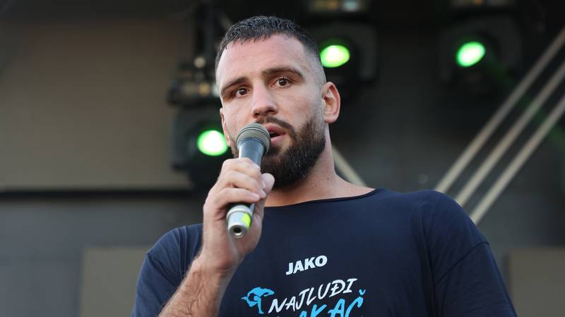 Ο Πλαζιμπάτ χαρακτήρισε «λυσσαγμένη κλοπή» την ήττα του Βέρχοβεν από τον Ουσίκ