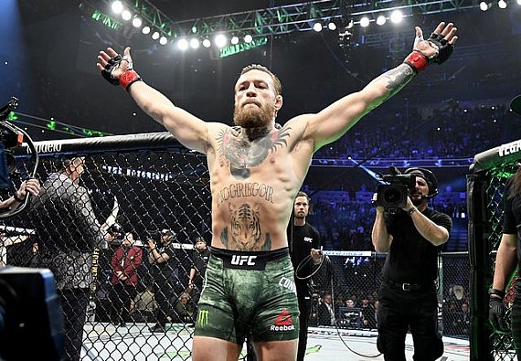 Ο Conor McGregor αντιμέτωπος με τον Max Holloway στον κύριο αγώνα του UFC 329