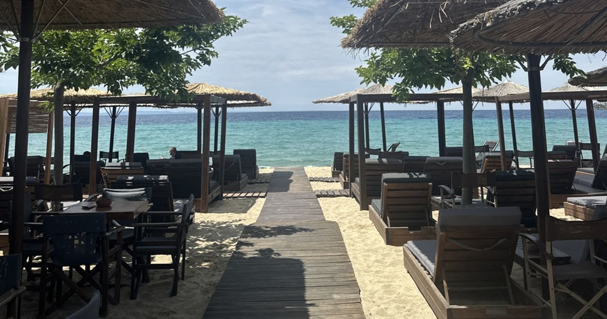 Σέρβα κορίτσι σταμάτησε καροτσάκι στη Γαλλική Ριβιέρα, οι γονείς ψάχνουν ηρωίδα