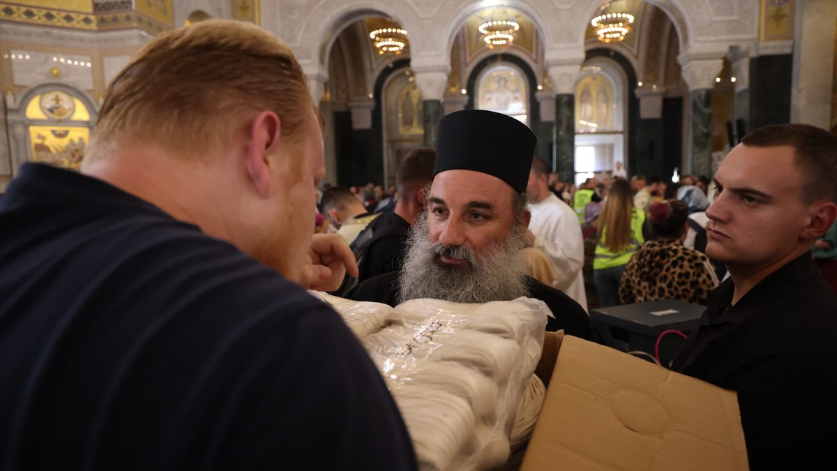 Νέα παρτίδα ευλογημένων κορδονιών φτάνει στον Ναό Αγίου Σάββα μετά από ρεκόρ προσκυνήσεων
