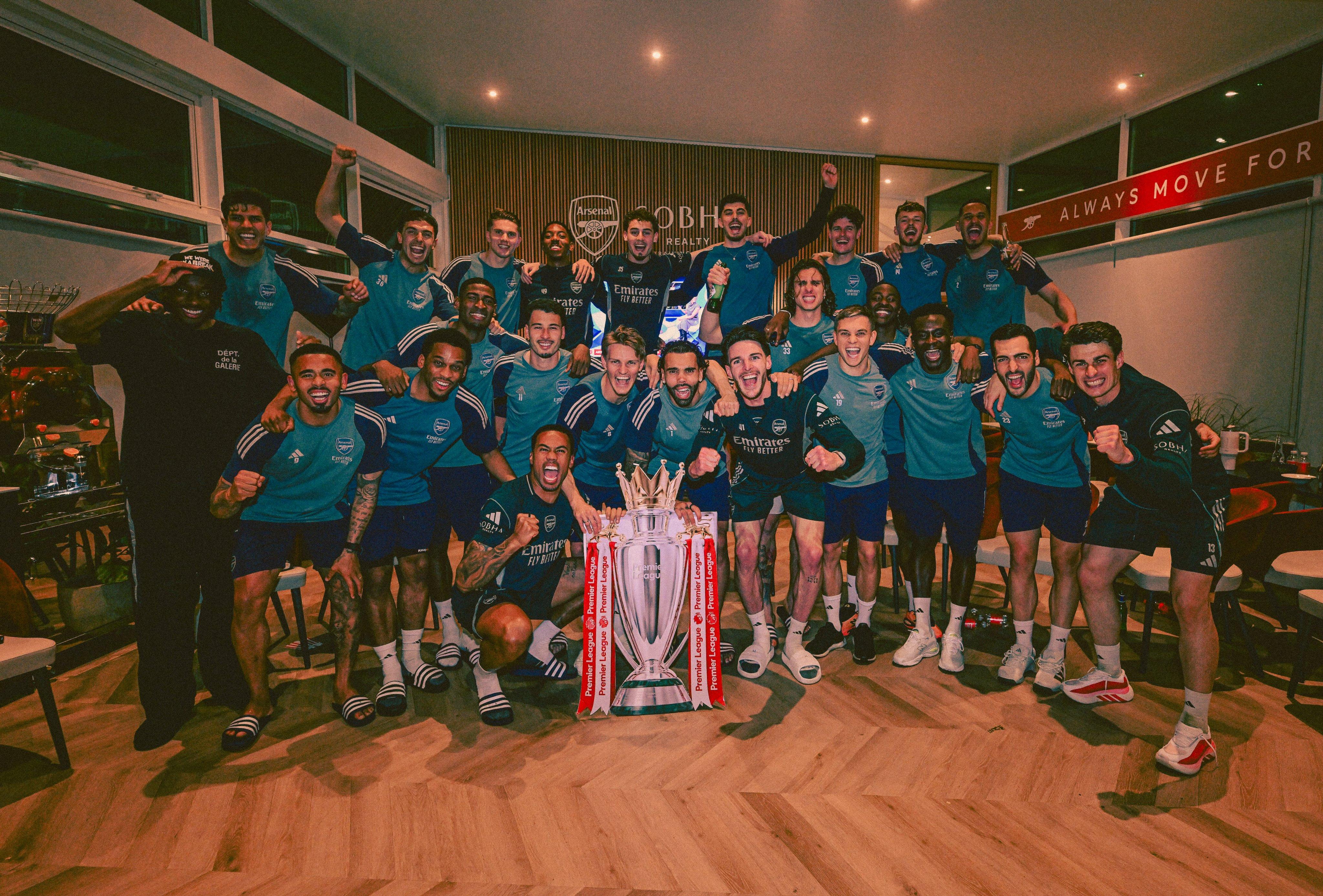 Ο Αρσεναλ χαίρεται για την τροπή του Premier League μετά από 22 χρόνια