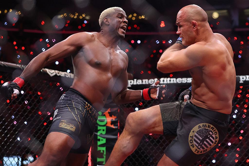 Πρώην Κυβερνήτης UFC Despaigne Κόρκυντα Τον Ντος Σάντος