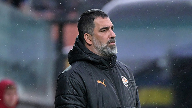 Ο Arda Turan Συζητεί τον Πολύ Απαιτητικό Σεζόν του Σάχταρ Ντόνετςκ