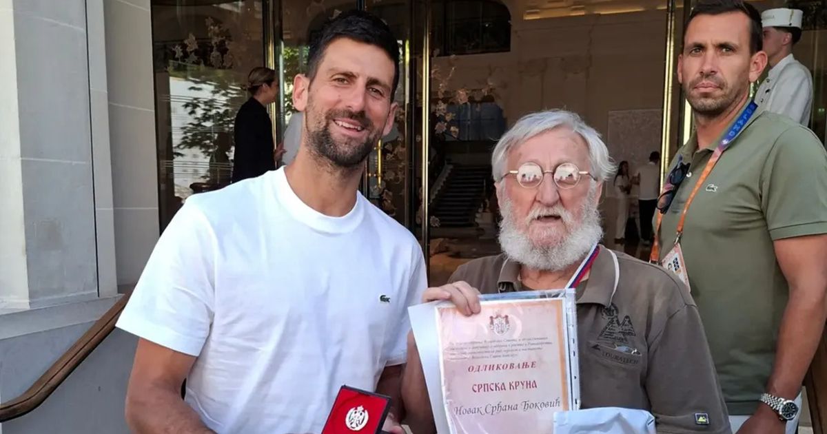 Συνάντηση στο Παρίσι: Το Δώρο του «Τσάτσα» στον Τζόκοβιτς μετά την Ήττα