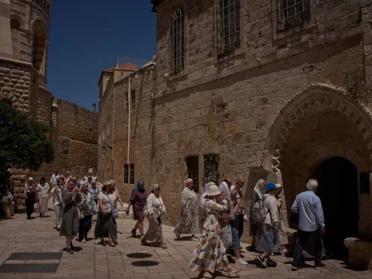 Αναφορά του Ynet Προβάλλει Αυξανόμενες Συμβολαίωσεις Προς Χριστιανούς στο Ιερουσαλήμ και το Βόρειο Όριο