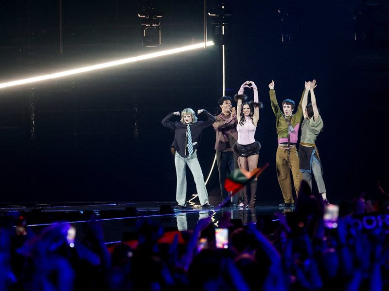 Η Δάρα προχωρεί στο τελικό του Eurovision!