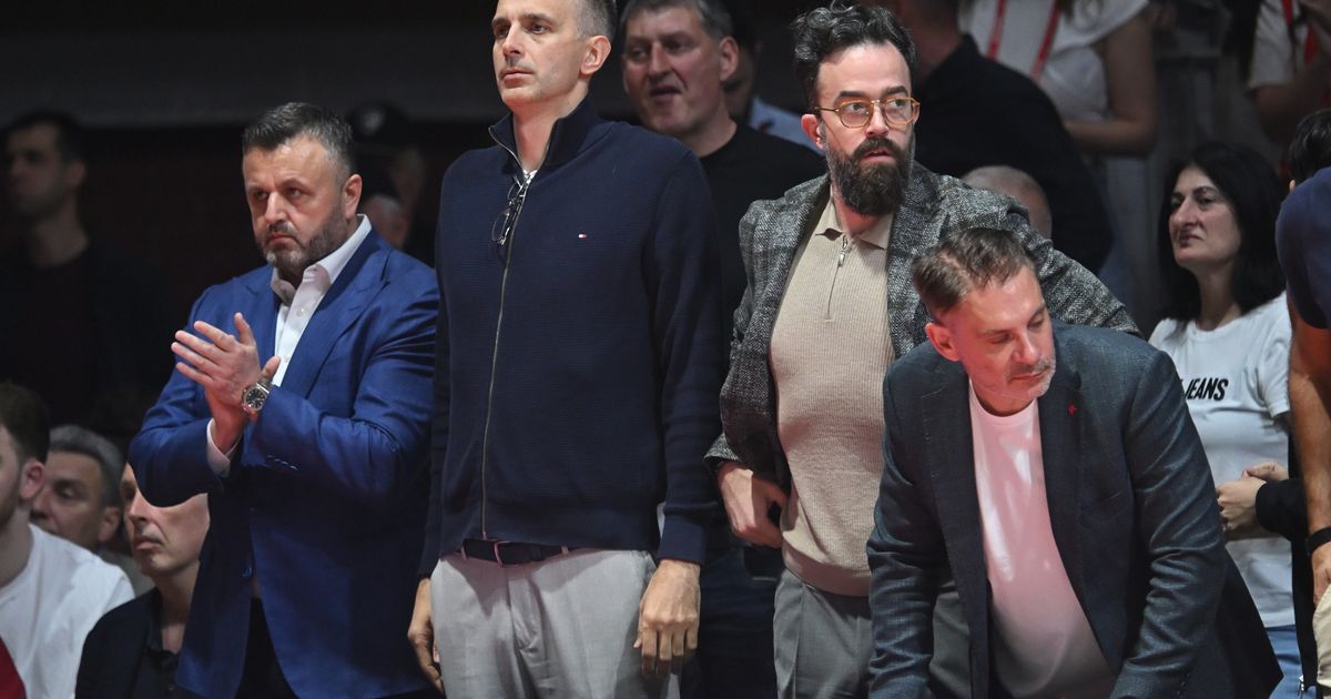 Η Αστέρια Πέφτει: Ο Μπάτζι Έξω, Καθώς η Κραβενά Ζβέζδα Καθαρίζει τη Διοίκηση