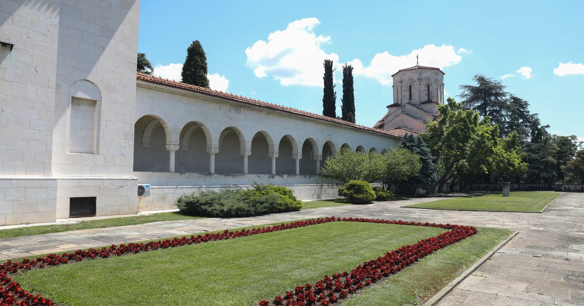 Άνοιξε η σεζόν των περιηγήσεων στο Βασιλικό Κτήμα του Ντεντίνιε