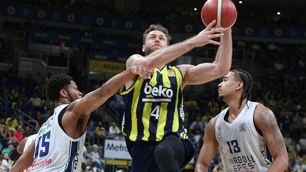 Φενέρμπαχτσε νικά Ανταλού Εφές 73-72 και προηγείται 2-0