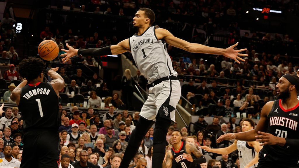 Ο Wembanyama και ο Holmgren ηγούνται της All-Defensive Team της NBA