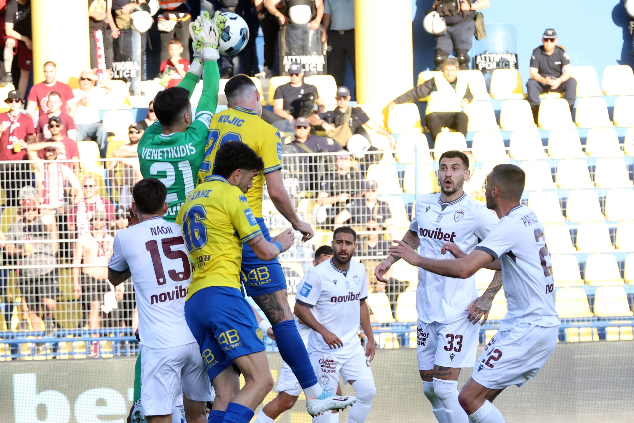 Ο AEK Novibet και ο Panaitolikos Ισοπαλούν 1-1 σε Εντυπωσιακή Τελική Σφαίρα