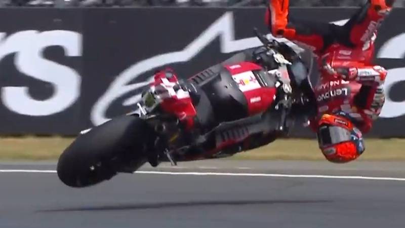 ΜotoGP Δράμα: Ο Marc Marquez Αποσύρεται για Χειρουργική, Νίκη του Jorge Martin