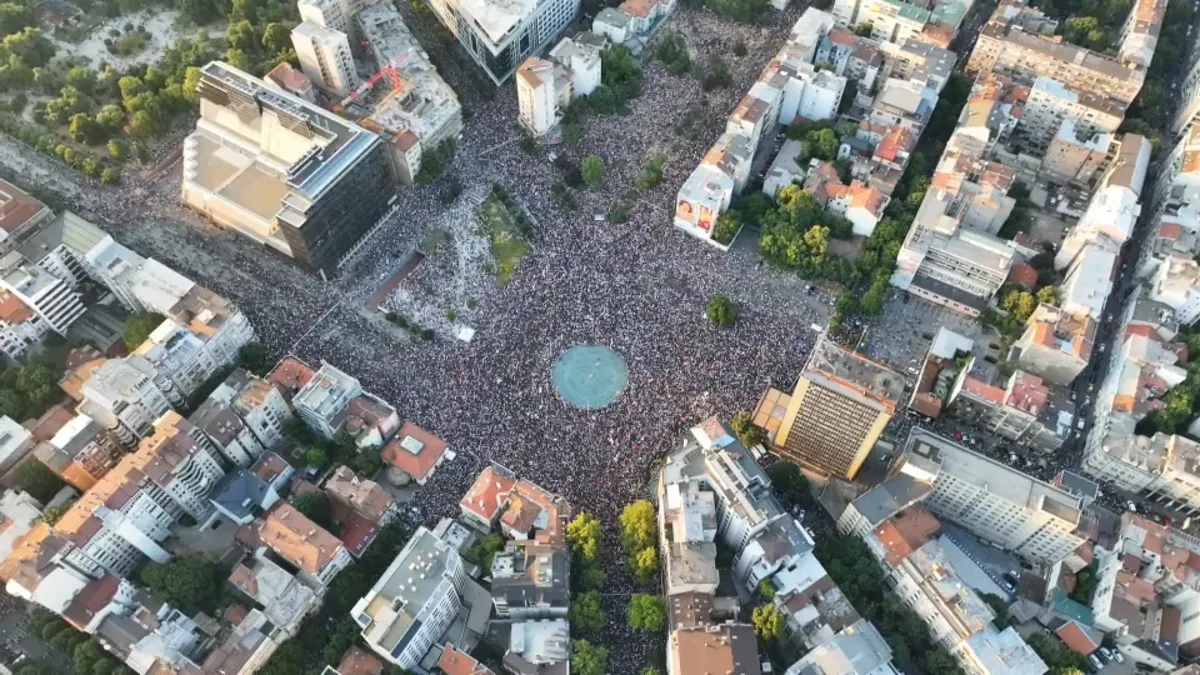 Ομάδες πολιτών από δυτική και κεντρική Σερβία πάνω στην επανάσταση των φοιτητών στο Βελιγκράδο