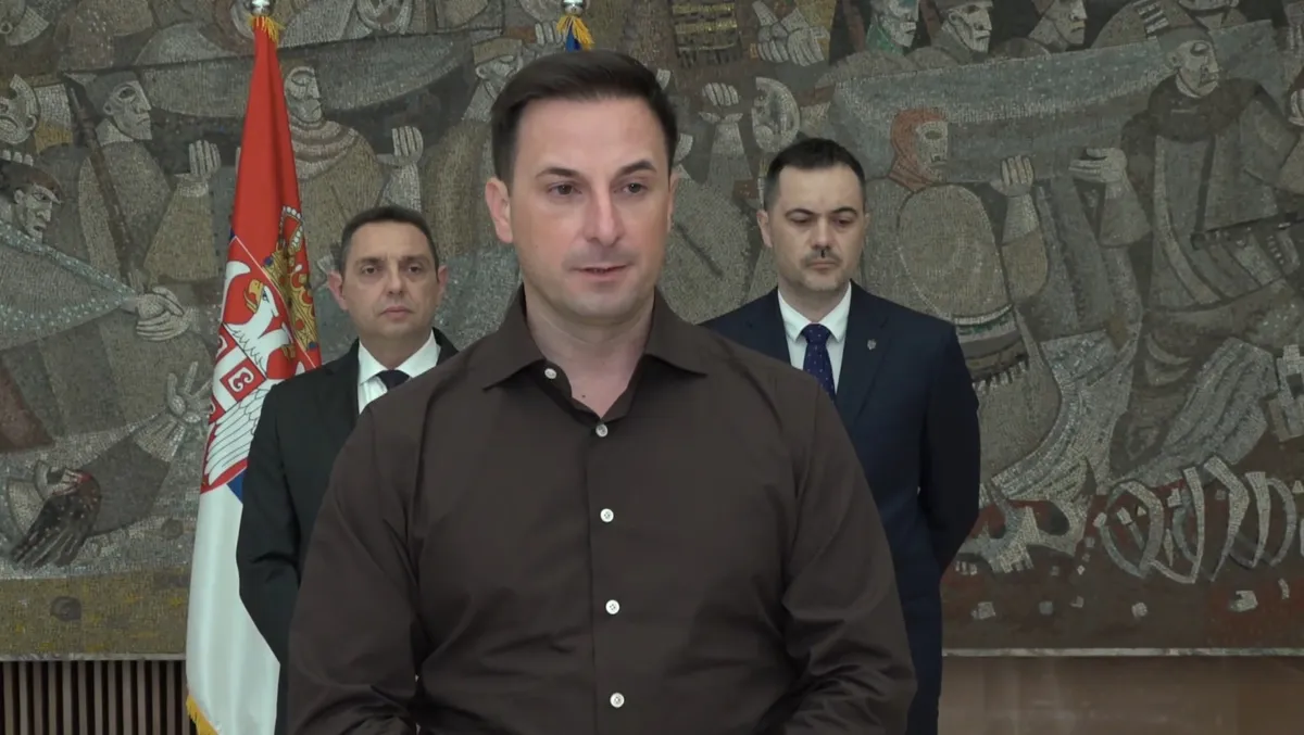 Σρђαν Κυβιτζίς για τον Βεσελίν Μίλιτς: Η Διεθνής Εμπιστοσύνη της Σερβίας Εν Απειλή