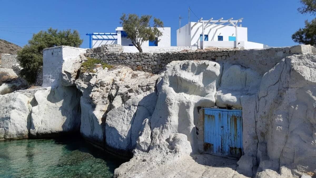 Κιμολός: 7 συμβουλές για διασκεδαστικό σε αυτό το ξεχασμένο νησί Κυκλάδων
