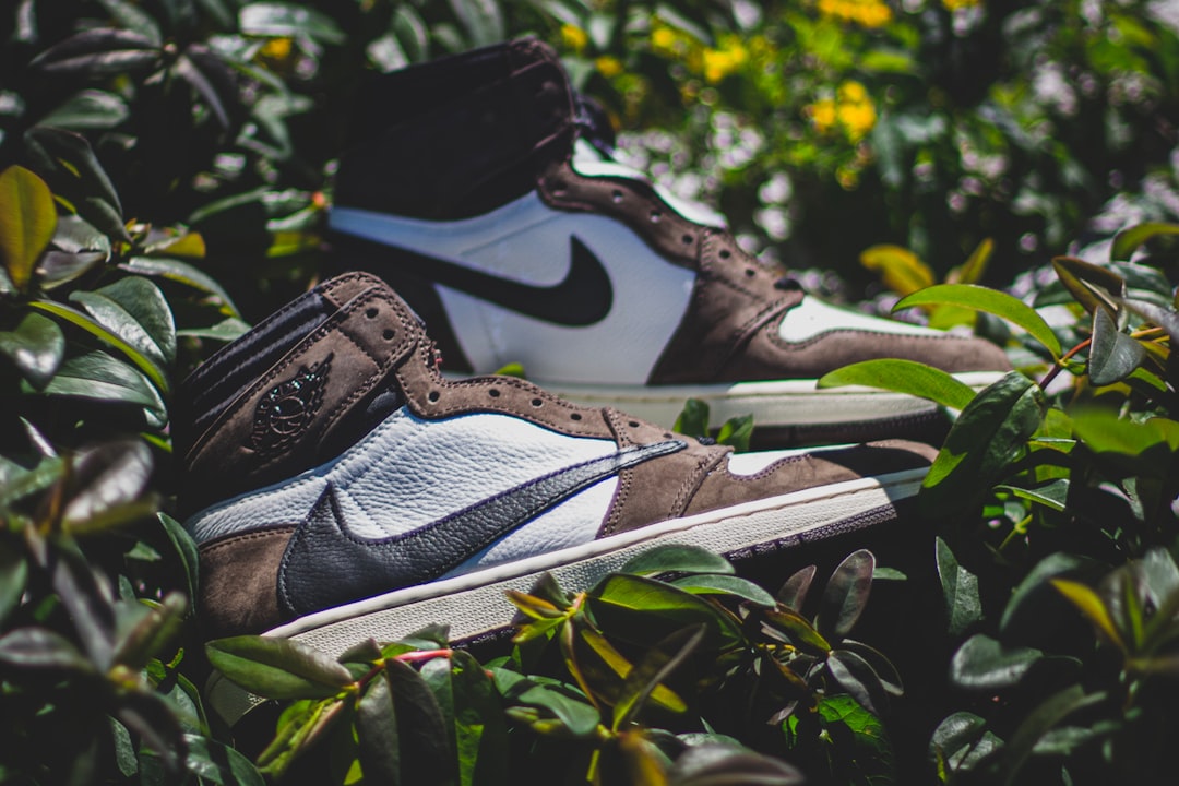 Cactus Jack του Travis Scott συναντά την Nike: Η συλλογή T90 κατακτά τα γήπεδα σε όλη τη Βαλκανική