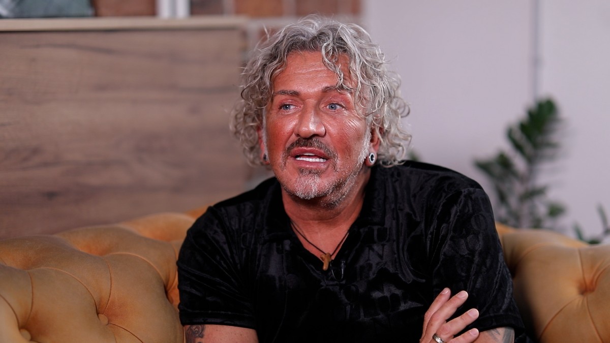"Ο ηθοποιός Μάκας μοιράζεται τη ζωή του και μεγαλειώσεις για το μέλλον"