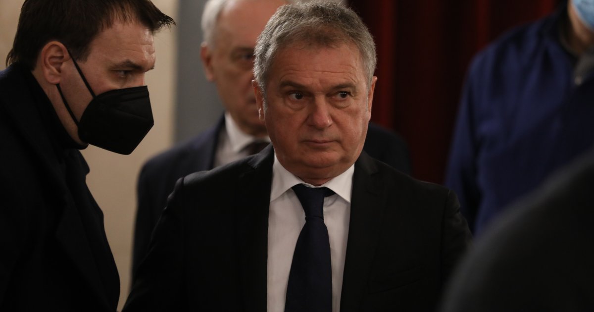 Ο Τούμπακοβιτς αμύνεται του Μιγιατόβιτς: Ποιος έχει δικαίωμα να καταστρέψει τον Πέντα;