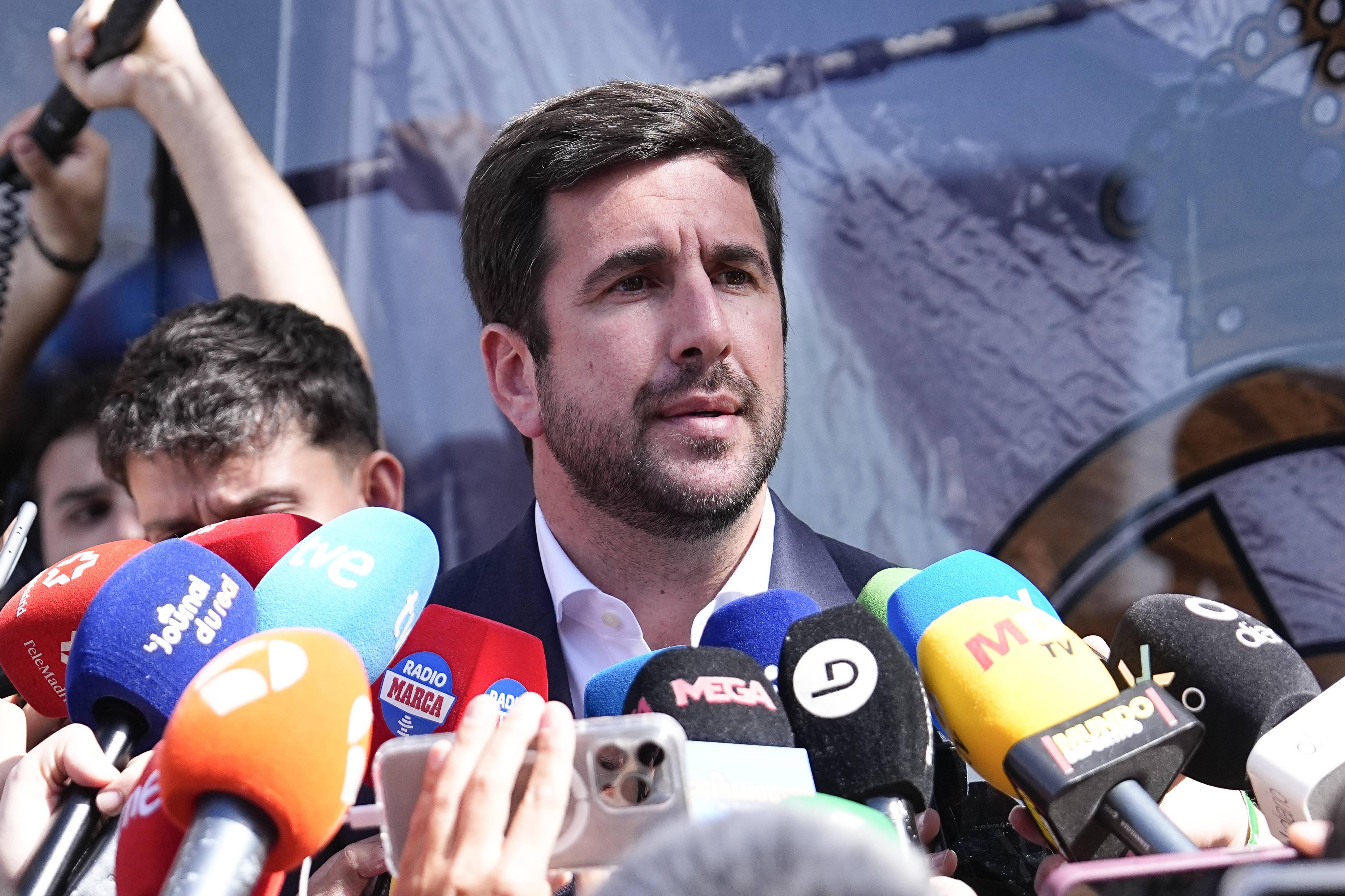 Ο Ρικέλμε αποκαλύπτει το πλάνο για τη Ρεάλ Μαδρίτης: Ισπανός διεθνής και απασχολούμενος προπονητής