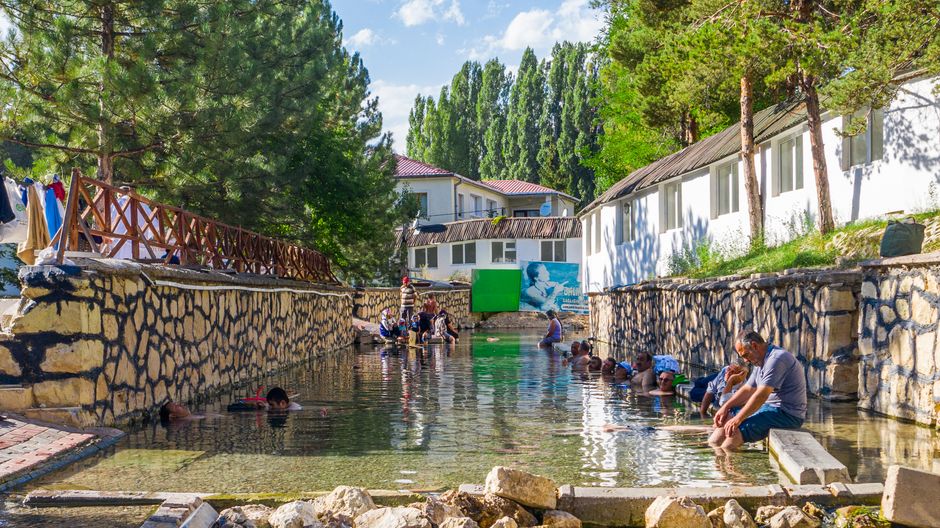 Οι Θερμοί Πηγές της Μπάνια Λούκα: Τα Μυστικά Λουτρά Ατμού των Βαλκανίων