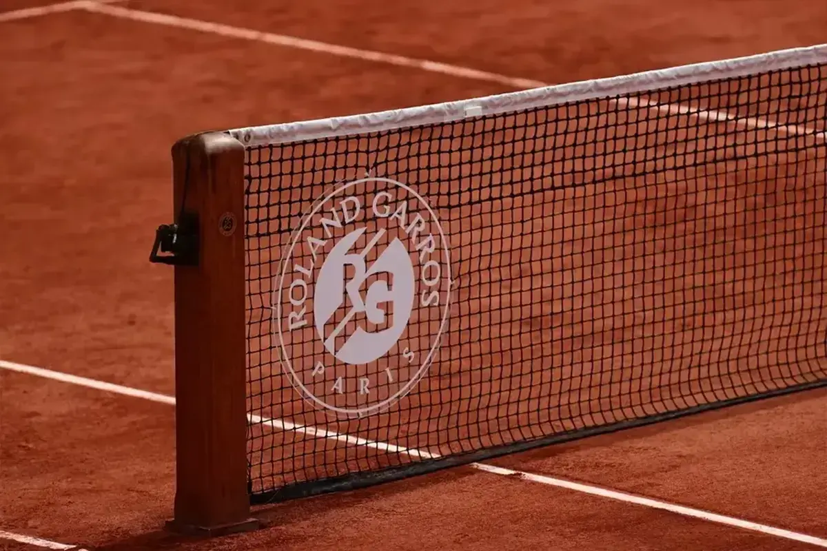 Roland-Garros Ημέρα 2: Ο Μονφίς αποχωρεί, η Σβιόντεκ κατακλύζει, ο Ρούντ επιβιώνει