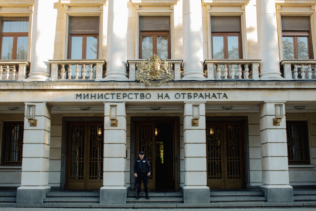 Η Ρουμανική Φορολογική Αρχή Ενισχύει τους Ελέγχους για Αδικαιολόγητο Πλούτο, Συγκεντρώνοντας 110 εκατ. € σε Πειθαρχικά Μέτρα