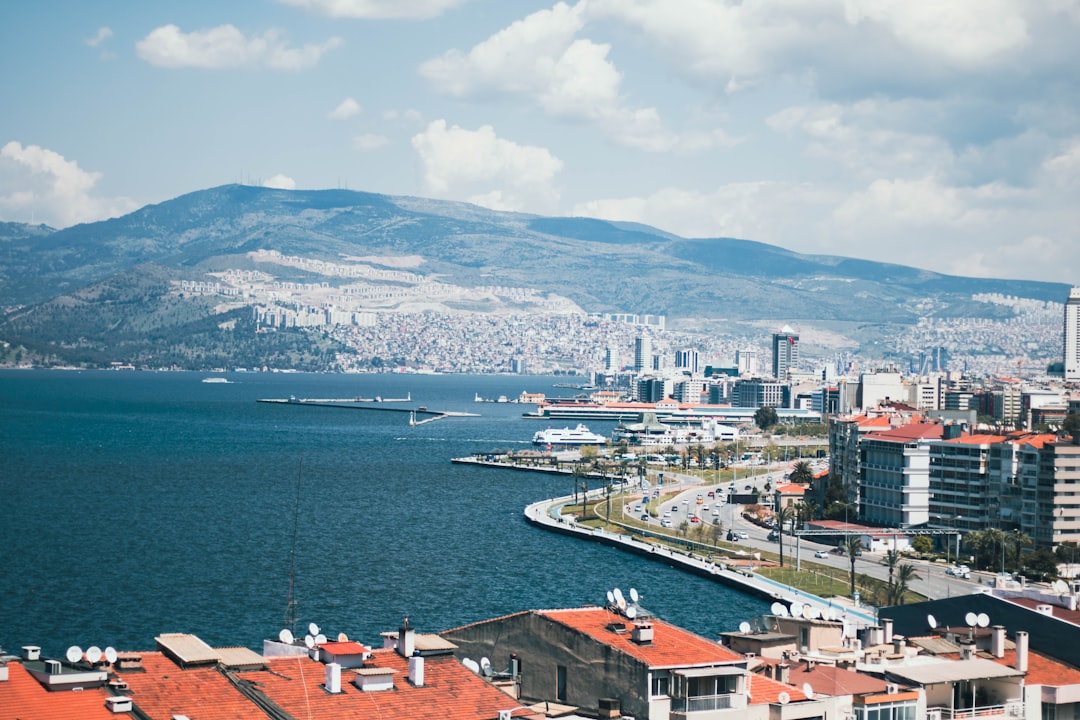 Η Ξάνθη αντιμετωπίζει αυξανόμενη απειλή από πυρκαγιές καθώς οι ξηρές συνθήκες πυροδοτούν φλόγες σε μητροπολιτικές περιοχές