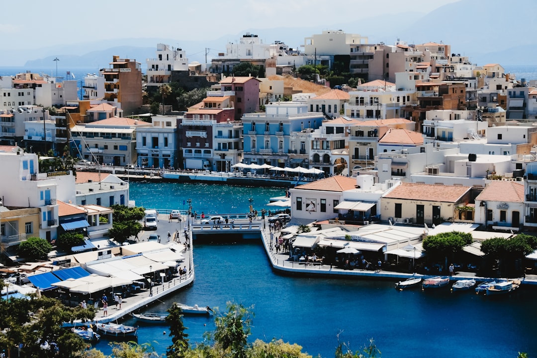 Μπάσκετ Παναθηναϊκός: Η κυριαρχία του Φουρνιέ και το «Φαινόμενο Βεζένκοφ» καθορίζουν το ελληνικό ντέρμπι