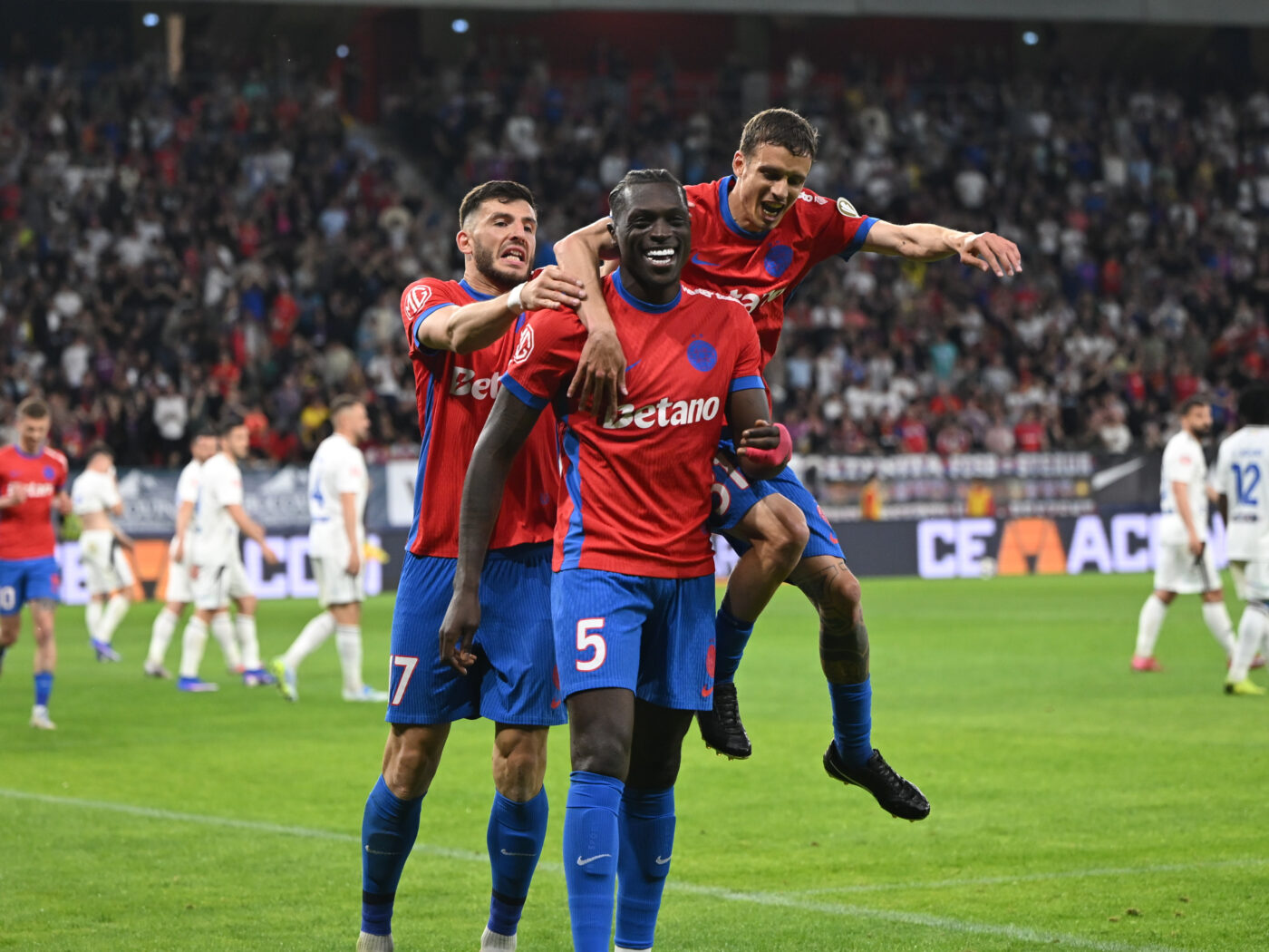 Το FCSB ανοίγει τις πύλες: Πώς οι οπαδοί μπορούν να μπουν στην ομάδα