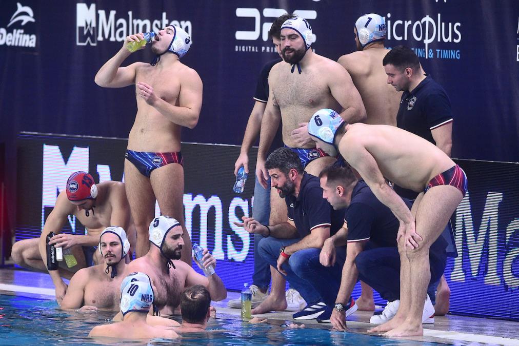 Νέος Βεογκράδος Τελειώνει Την Εποχή Στην Ποδοσφαίριστη Αγγελία Στην Κορυφαία Αγγελία