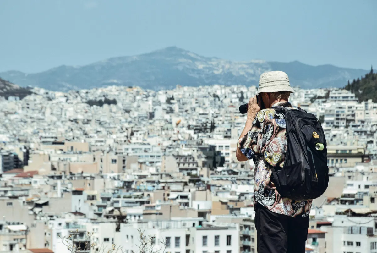 Η Ελλάδα Εισάγει Ιστορική Ανατροφή Τουρισμού για να Αντιμετωπίσει την Μαζικότερη Συμμετοχή του Τουρισμού