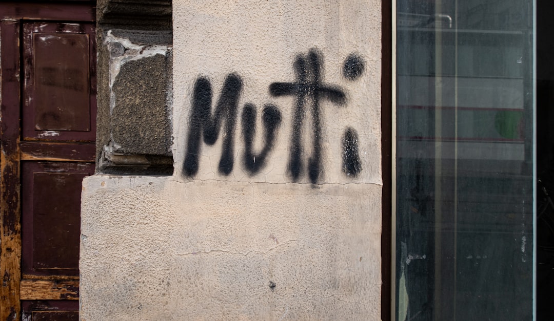 Μέρτ Μιλντούρ: Ο Τούρκος Αστέρος που Ορίζει την Επόμενη Γενιά Μέσων