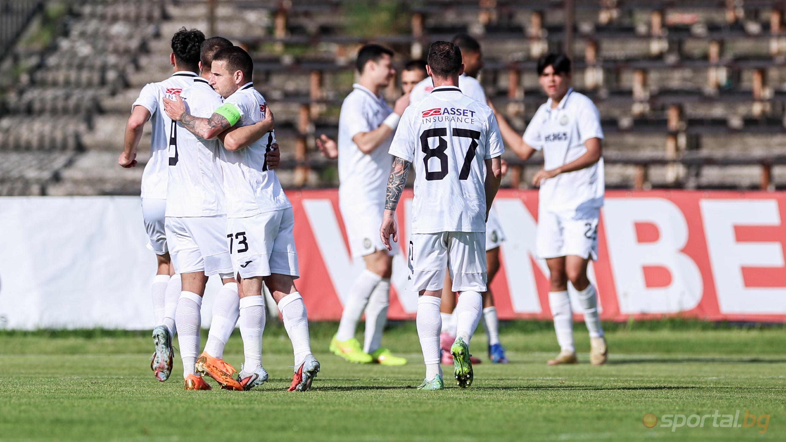 Σλαβία 2:0 Σεπτεμβρί (Κύπελλο), Μπορέ Τονδοροβ Σκορά Μια Κανονική Σφαίρα