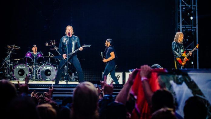 Τα Metallica και Iron Maiden Σταματούν το Αθήνα των Airbnb, Τιμές Αυξήσεις Εώς και 52% τον Μάιο
