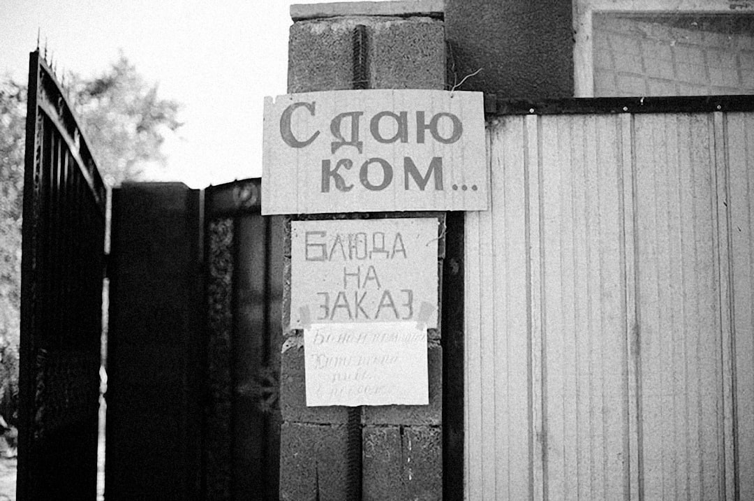 Οι Βαλκανικοί Εργάτες Αντιμετωπίζουν Αύξηση Κινδύνου Ατυχημάτων Καθώς οι Ευρωπαϊκές Προδιαγραφές Ασφάλειας Συγκρούονται με την Τοπική Πραγματικότητα