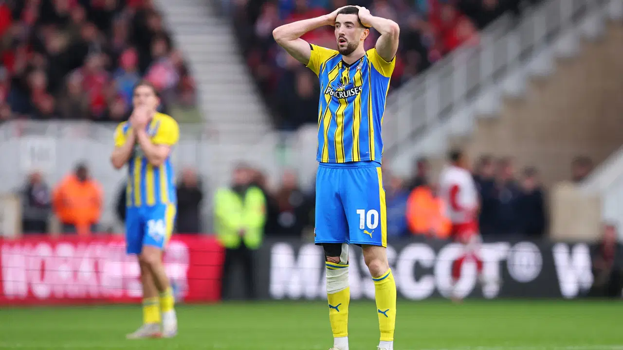 Το Southampton αποκλείεται από τον τελικό του Championship λόγω υποθέσεων "διατρεχής"