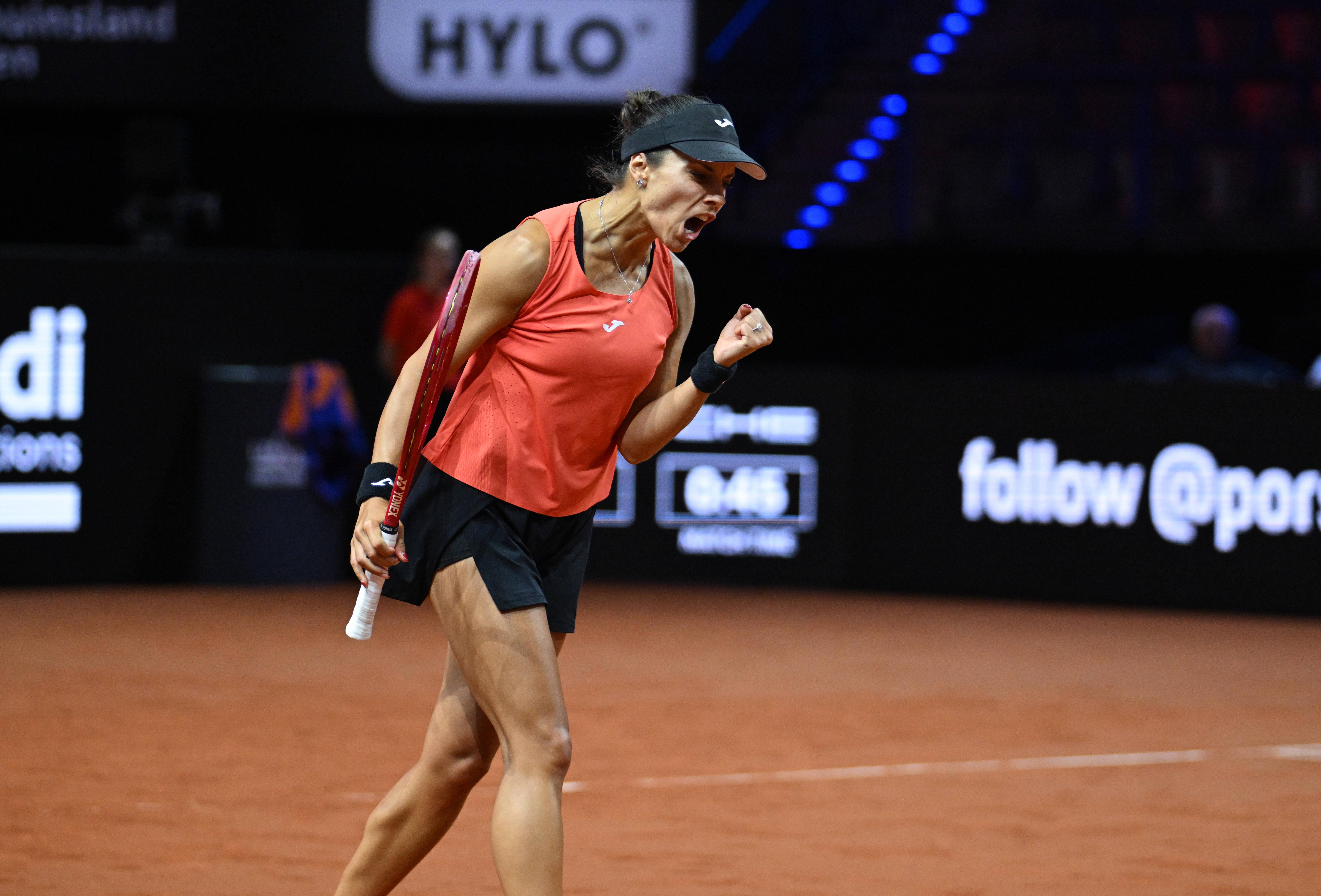 Η Victoria Tomova στο διαστήματος του Παρισιού και σήμερα