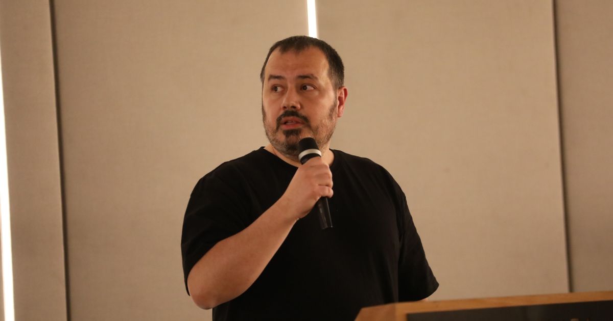 Η Φωνή της Λεγεωνδας: Η Περιοχή Μourns τον Μπάσκετ Λεγεωνδα Εδιν Αβδιћ