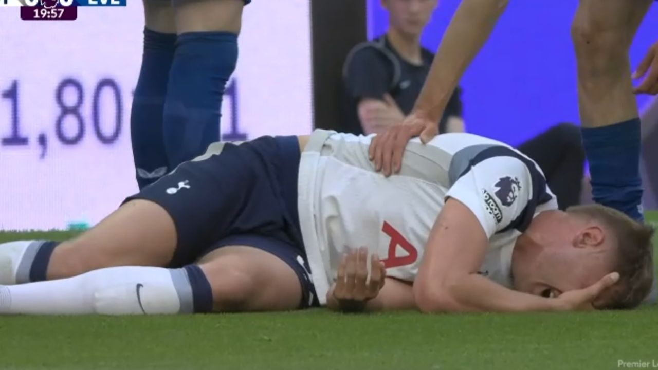 Φρίκη! Αίγριο φάουλ στον Van de Ven του Tottenham – Everton