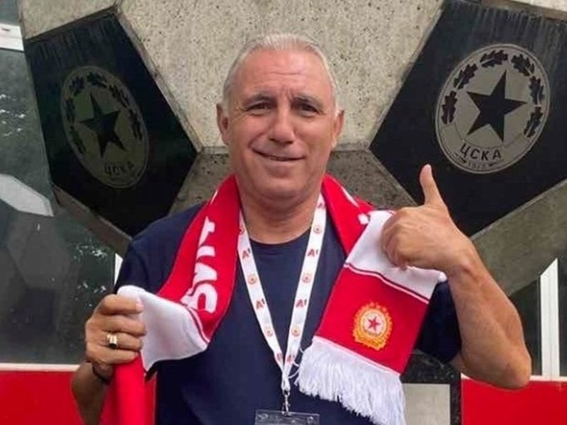 Ο Στόικοφ ενθουσιάζει το ΤΣΑΚ για το πρώτο τρόφαιν τους τα τέσσερα χρόνια