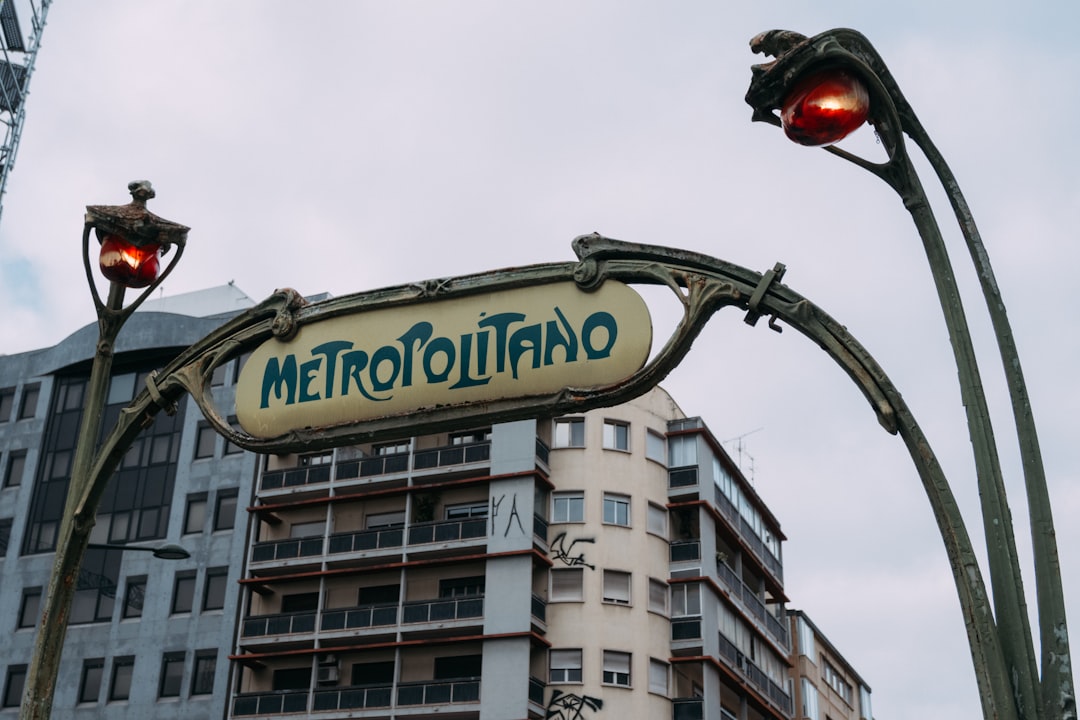 Ο Λεφτέρης Ελευθερίου σπάει την σιωπή του για τη διάσπαση μετά από 22 χρόνια σχέσης, αποκαλώντας τη συνεχιζόμενη φιλία με την πρώην σύντροφό του