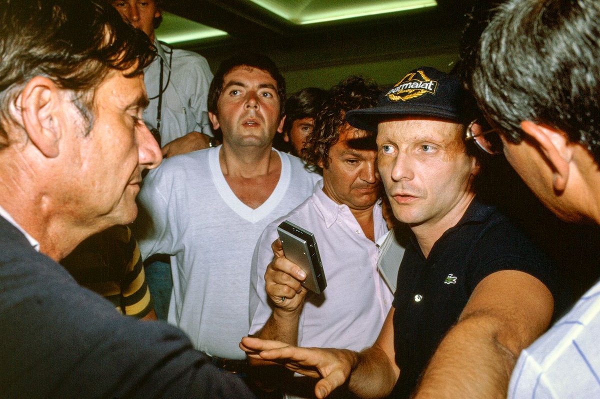 Μόνος Με Γνώμονα: Μόνος Με Γνώμονα: Μόνος Με Γνώμονα: Ο Νίκι Λάντα Οδηγοί του F1 σε Συσταλτική Στάση το 1982