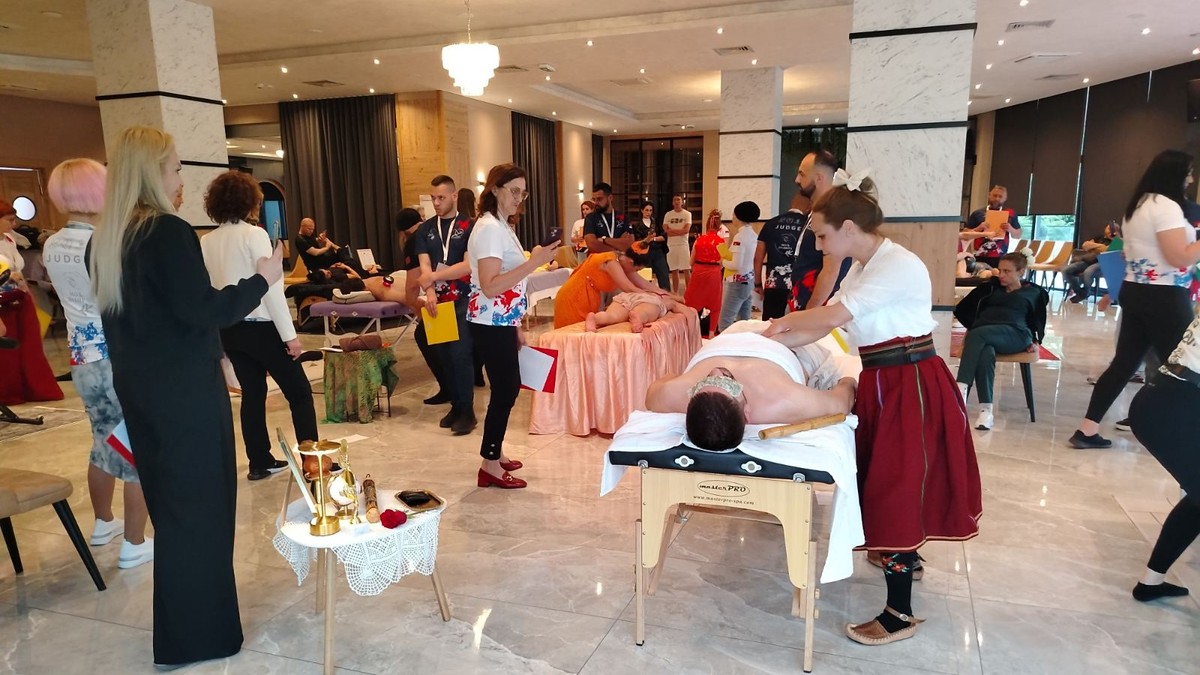 Η Βαλιέβκα Αντζέλα, Μάσερ Πρωταθλήτρια Με Τέσσερα Χρυσά Μετάλλια Σε Μήνα