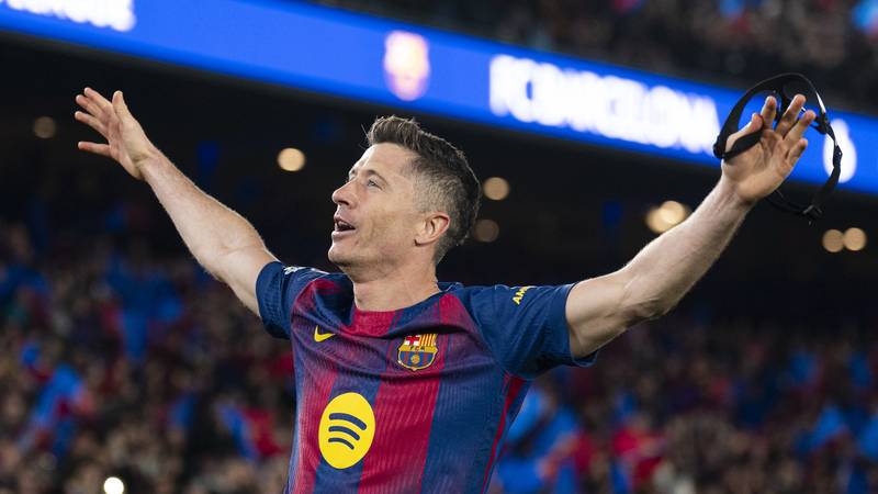 Ο Λεβάντοβσκι Αποχωρεί από τη Βαρκελώνα Μετά τέσσερεις Επιτυχούς Χρόνια